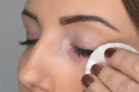 Of course there are many ways to sport eyeliner—a soft, smudged your eyelid has three parts that produce various liquids: Removing Magnetic Eyeliner & Eyelashes: The Proper Way!