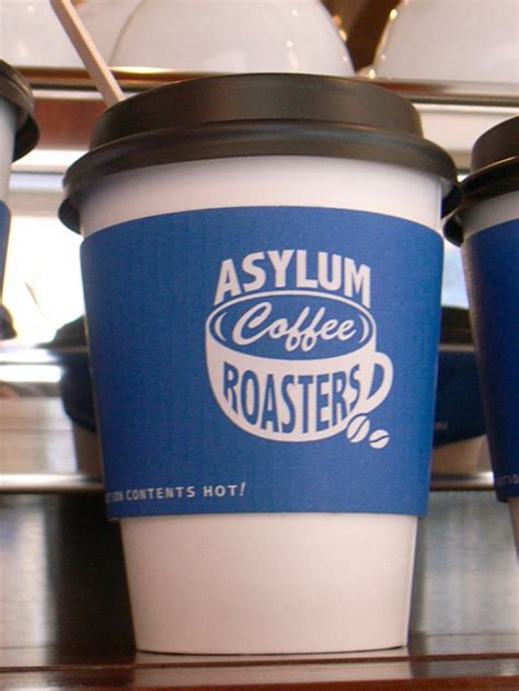 Colectivo coffee roasters is a cafe whose menu offers brewed coffee, mystic tea, iced matcha mocha, garden goddess, english muffin vegetarian sausage breakfast sandwich, blueberry lemon muffin and more. ASYLUM COFFEE ROASTERS：MENU