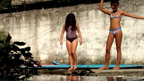 Mais um desafio na piscina com os amigos ,desafio do alfabeto. Desafio da piscina