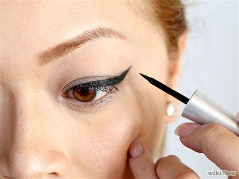 Extra eyeliner makeup tips and hack for the perfect flick. How to Do Winged Eyeliner | Winged eyeliner, How to do eyeliner, Eyeliner shapes