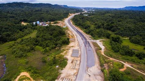 Firstly, the entire sarawak section of the highway, stretching 1,090 km from tanjung datu in the west to merapok up north, will be completed by 2021 (two years earlier than previously. Kerajaan Persekutuan Ambil Alih Laksana Lebuh Raya Pan ...