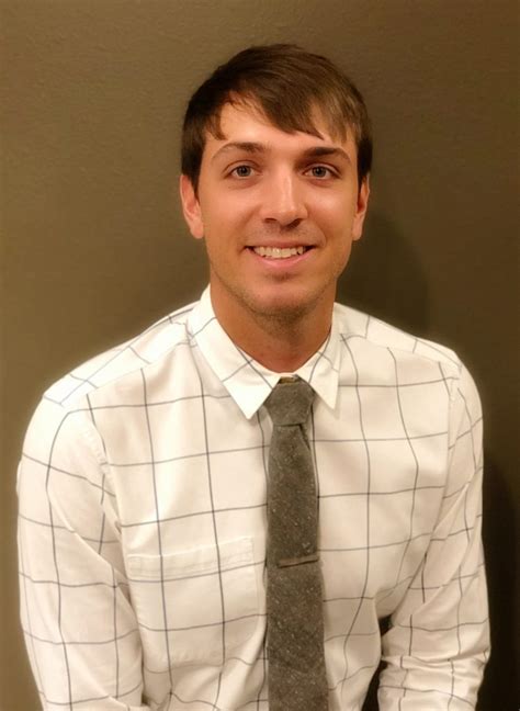 Ophthalmologists are medically trained to diagnose, monitor and medically or surgically treat all ocular and visual disorders. Dr. Rees Beaver - Beaver Eye Care