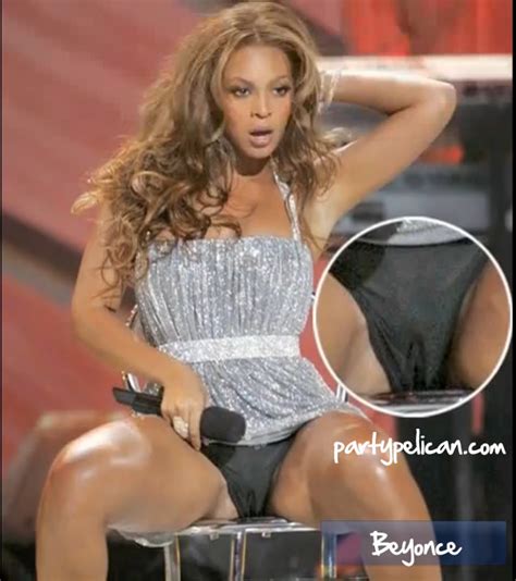 Beyonce looks unique and magnetic with her inviting stare as she stands in the midst of so much water. CAMELTOE AQUI TEM DE SOBRA!: Vários Cameltoes !Fotos.