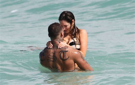 Последние твиты от kelly brook (@iamkellybrook). Kelly Brook goes for a swim with her new boyfriend ...