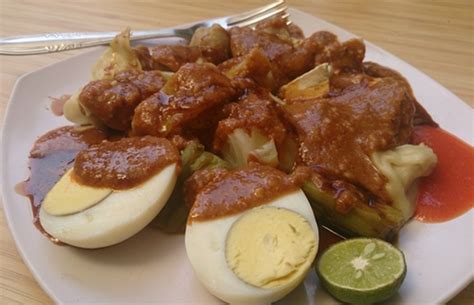 Resep cara masak sambal teri enak pedas manis. Resep Siomay Ikan Tengiri Enak Kenyal, Super Maknyus ...