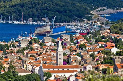 Find cheap or luxury self catering accommodation. Mali Lošinj panorama - foto, fotografie | Chorvatsko ...