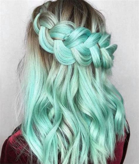 Green hair, like any other colour, needs a little extra tlc to help keep it looking rich and vibrant. Pin on Hairs