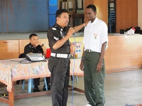 Jadi, macam mana cara pengiraan pinjaman perumahan dari bank supaya kita boleh nampak samada terbeban atau tidak? Warna-Warni STK: CERAMAH HUKUMAN PENJARA, SEBAT DAN GANTUNG