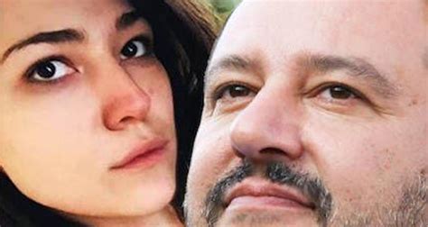 Prima uscita pubblica per matteo salvini e la nuova fidanzata francesca verdini. Matteo Salvini ha una nuova fidanzata, e Novella 2000 vi ...