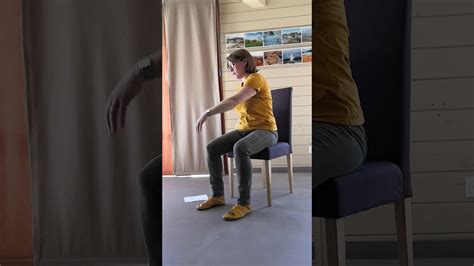 ﻿ une chaise sur le toit vous souhaite la. 1ère vidéo : assis sur une chaise - YouTube