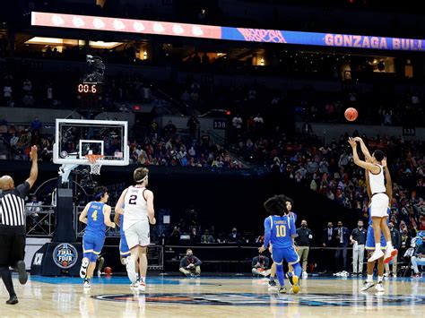 Jalen suggs banks in a long shot at the buzzer after johnny juzang had tied the score for ucla in the closing seconds. Gonzaga saved its undefeated season with a mind-blowing 40 ...