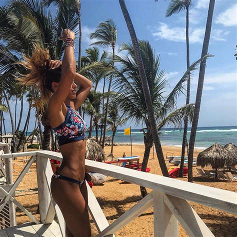 They've been together for approximately 13 years, 3 months, and 28 days. Carolina Patrocínio com a irmã na praia - Boas.pt ...