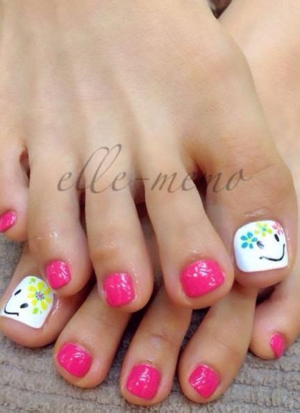 Las empresas siempre están buscando diseños que le muestren a la gente lo que hacen. New Pedicure Designs Winter Toenails Summer Nails 55 Ideas ...