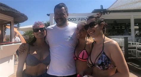 Sono un giocatore polivalente, posso essere il vostro agguato, leader, supporto. Salvini in tour al Centro-Sud tra spiagge e mercati del ...