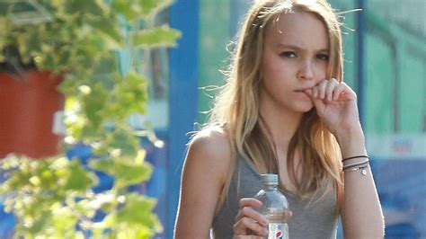 57 ergebnisse für nudist fkk bilder, geordnet nach relevanz, nach neuigkeit, popularität oder zufällig. Zu sexy? Lily-Rose Depp (13) mit nackten Beinen ...