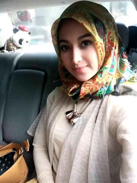 Lihat ide lainnya tentang jilbab cantik, kecantikan, gaya hijab. Pin di Semangat pagi sayang