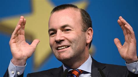 Ein 60.000 quadratmeter großes parkähnliches anwesen mit hubschrauberlandeplatz, hallenbad und diversen. Manfred Weber (CSU): Frau und Familie des möglichen EU ...