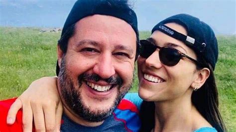 Matteo salvini e la nuova fidanzata sulla copertina di novella 2000: La dedica del ministro Salvini alla fidanzata Francesca per il suo compleanno