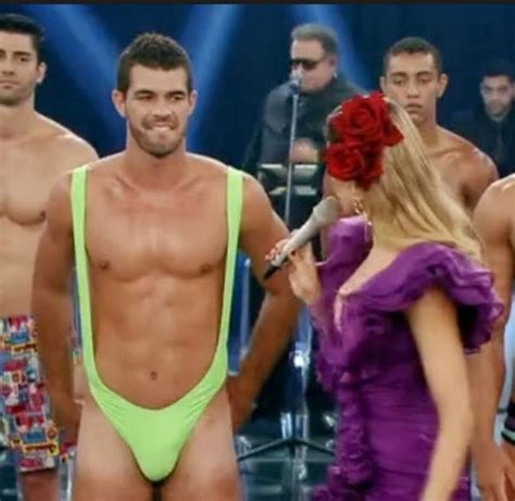 We did not find results for: Borat do "Amor & Sexo" posa nu para revista gay