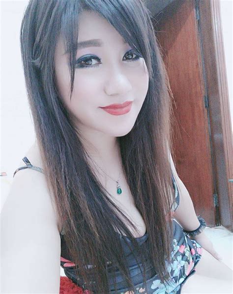 You find here hot female and male companions but also high class. Nancy, South Korean escort in Kuwait (2)