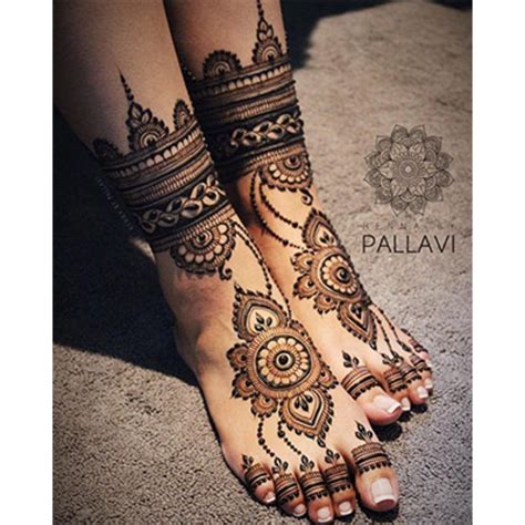 Download all photos and use them even for commercial projects. Mehndi Ki Dejain Photo Zoomphoto - 44 Pairo Ki Mehndi ...