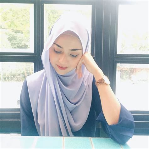 Bahkan obama (mantan presiden amerika serikat) datang ke indonesia untuk berwisata. Kumpulan Foto Cewek Jilbab Cantik dan Manis untuk DP BBM Manis Bulan Ramadhan - Dzargon