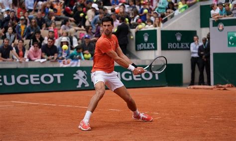 Enervé sur et en dehors du court novak. Roland Garros, Djokovic in souplesse: "Una partenza così ...