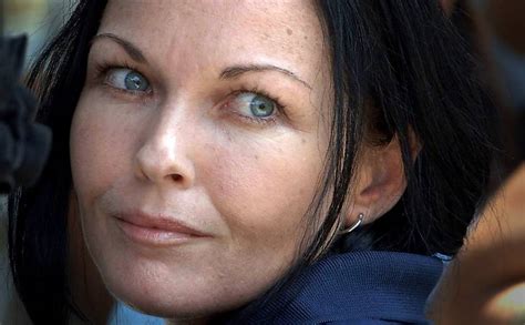 Schapelle corby's trial and imprisonment on the indonesian tourist island of bali mesmerised her country corby has since returned to australia after her release following her completion of parole. Schapelle Corby - 20/01/2015 - Mundo - Fotografia - Folha ...