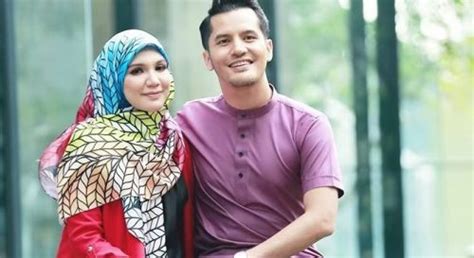 Terbaru, rumah tangga dibina bersama isteri, datin seri nur shahida mohd rashid didakwa goyah. Bonda Rozita Ibrahim Beri Bayangan Rumah Tangga Aliff ...