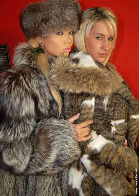 Furfashionguide is the largest fur fashion directory online, with links to. Pin op A Rainbow of Lucious Furs