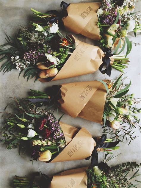 Valentine's day is this sunday, so what better time to learn how to wrap flowers? DIY Tutorials to Upsycle Leftover Brown Paper Bags