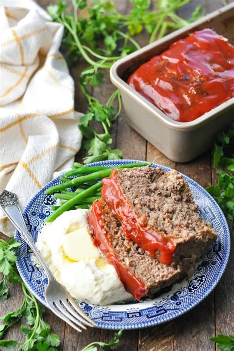 A few tablespoons of worcestershire sauce spice up the traditional ketchup topping. 2 Lb Meatloaf Recipe With Oatmeal - Easy Turkey Meatloaf ...