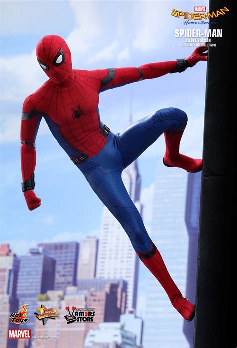 Hot Toys Spider-Man (Deluxe Version) from Spider-Man ...