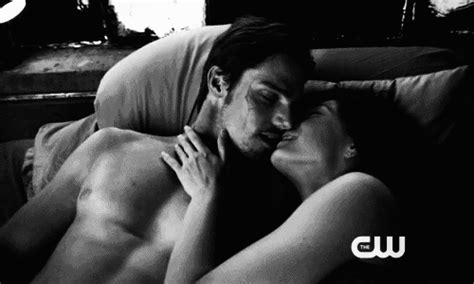 S1 Ep.16 "Insatiable" - part 1 | Beauty and the beast, Cw ...