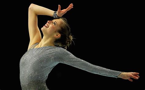 Strepitosa prova della regina del ghiaccio che manda in delirio il forum di assago: Carolina Kostner: «Senza passione, emozione, forza, non c ...