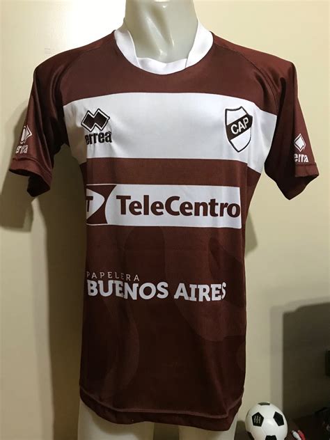 Fundado el 25 de mayo de 1905, su actividad más destacada es el fútbol. Camiseta Platense Errea 2011 2012 Argentina T. M - L ...