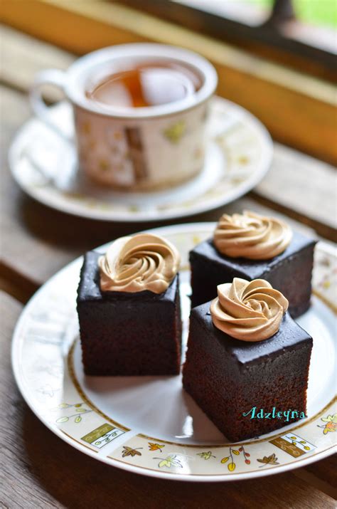 Serbuk itu sendiri hanya coklat coklat bubuk tanpa mentega coklat dan tidak begitu enak. Adzleyna Bakery and Craft (ABC): Kek Coklat Moist: Coklat ...