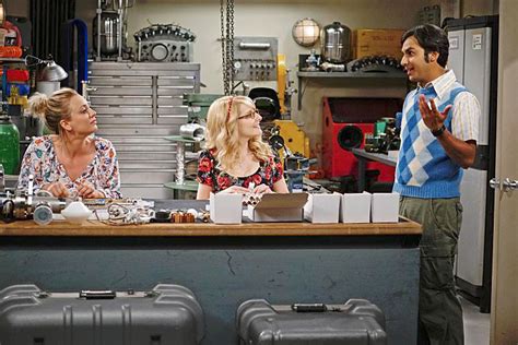 Kunal nayyar has a bunch of international travel goals this summer, so to help prepare the big bang theory star for. Photo de Kaley Cuoco - Photo Kaley Cuoco, Kunal Nayyar ...