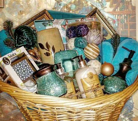 And of course you want to give your host or hostess a present that will be useful for their new home and help the space feel cozy. Housewarming Gift Baskets by Zotorius Creations ...