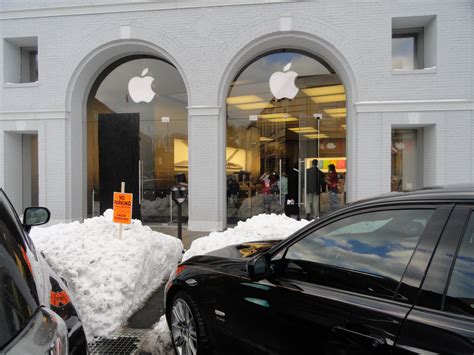 367 greenwich ave greenwich, ct 06830. Flooding Damages Apple Store | Greenwich, CT Patch