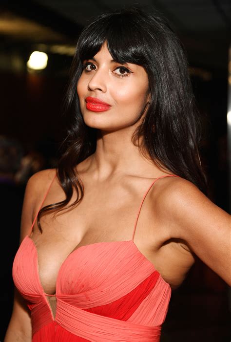 Bloody hell, where do i start? Jameela Jamil Says 'Thank You, Next' to Kardashians Weight ...