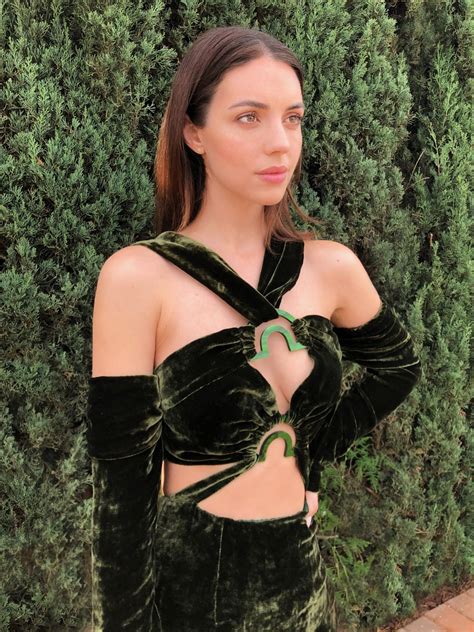 Born in western australia in 1990, adelaide kane had been acting since she was 6 and got her first major role, in 2006, when she won the role of lolly allen on. ADELAIDE KANE - Instagram Pictures, December 2018 - HawtCelebs