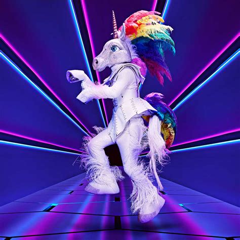 Wieder mal sind die kostüme der verkleideten promis sehr es wird fantastisch bei „the masked singer: Masked Singer Unicorn Costume in 2020 | Singer costumes ...