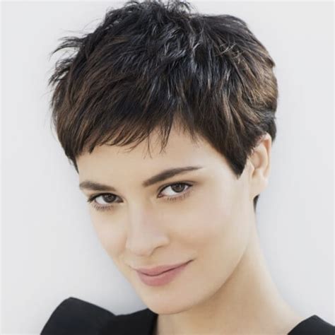 The key to pulling off this cut is texture; 55 Alluring Ways to Sport Short Haircuts with Thick Hair ...