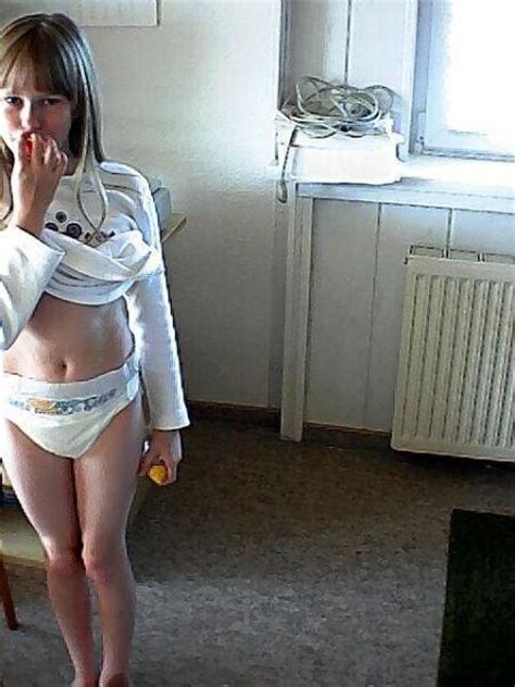 But, have you always worn diapers? jessica said, pointing down to the swollen diaper around molly' waist. egrupos.net: Ver Foto