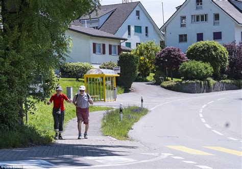 Die zeiten des kundendienstes können unterschiedlich ausfallen. Switzerland's super rich Oberwil-Lieli village where ...