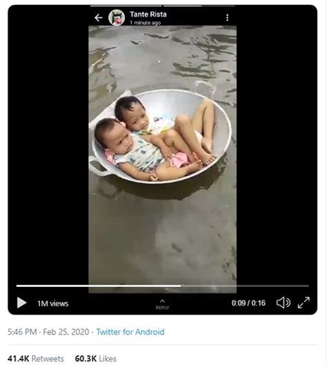 Kemaluan wanita bangladesh di masukin botol. √ Video Viral & Unik : Begitu Santuy, Dua Balita ini Menikmati Banjir di Atas Wajan - Kanalmu