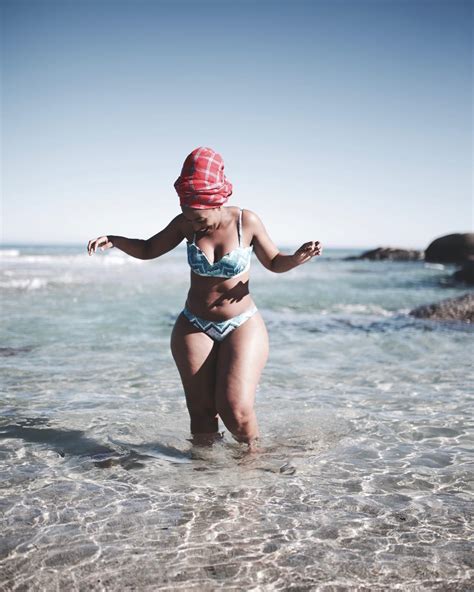 The hips seem to speak a language that only the eyes can understand, just in case you wanted to see whether the hips were real. Today's eye candy: Mpho Khati - Biggest Kaka