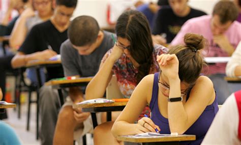 Possíveis questões e temas sobre a redação. Preparatório para o ENEM - Curso EAD