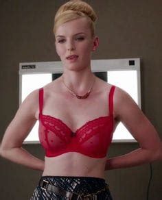 And now we are going to see some amazing shots of betty gilpin insanely hot body on the red carpet! Picture of Betty Gilpin